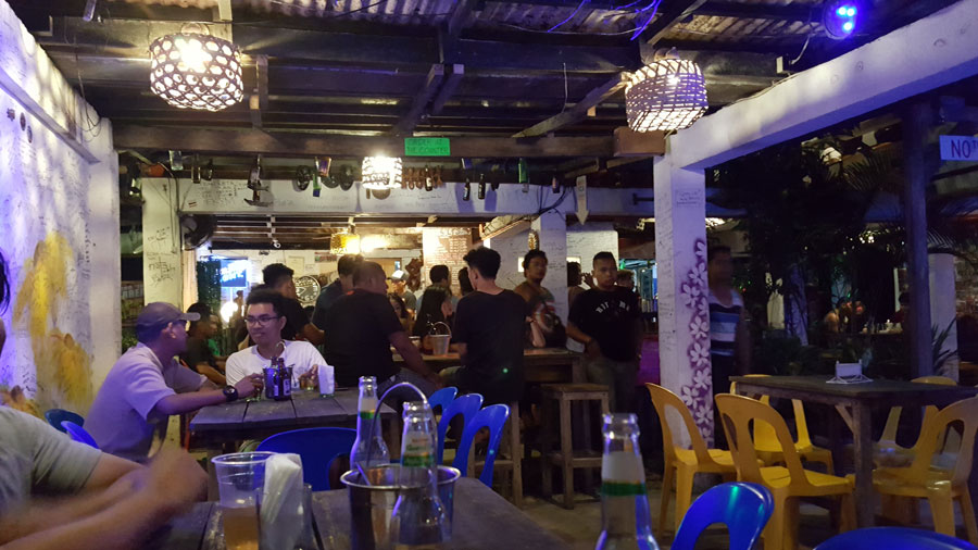 Cauti Bar & Grill - Sabang Beach Baler