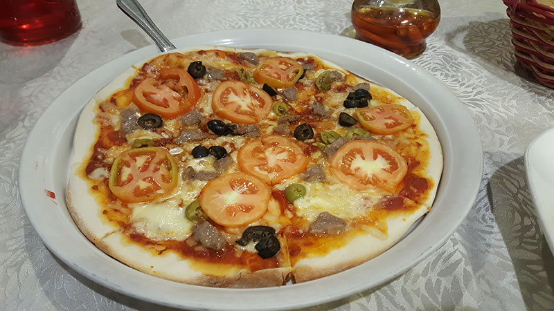 Bellini's Alla Rustica pizza