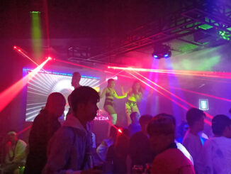 people partying at the club in Amnezia